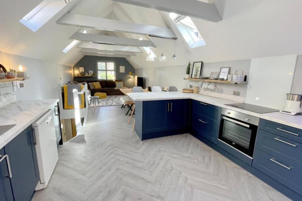 הוילה בורנמות' Bournecoast: Beautiful Two Bed Coach House-Hb5458 מראה חיצוני תמונה