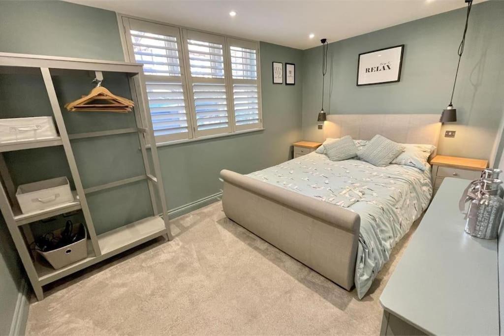 הוילה בורנמות' Bournecoast: Beautiful Two Bed Coach House-Hb5458 מראה חיצוני תמונה