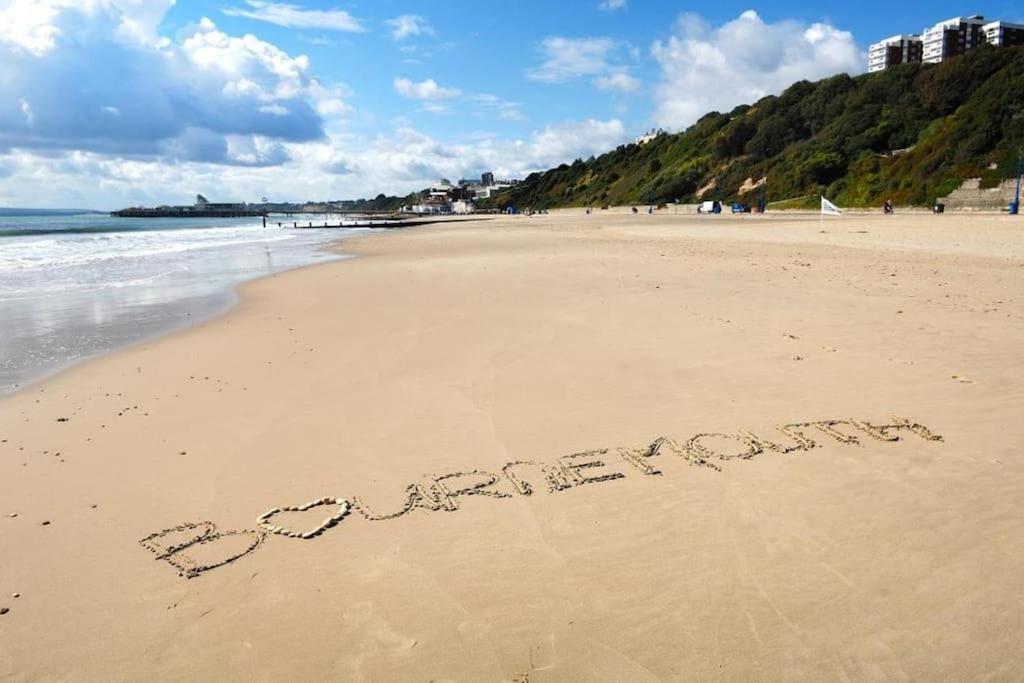 הוילה בורנמות' Bournecoast: Beautiful Two Bed Coach House-Hb5458 מראה חיצוני תמונה
