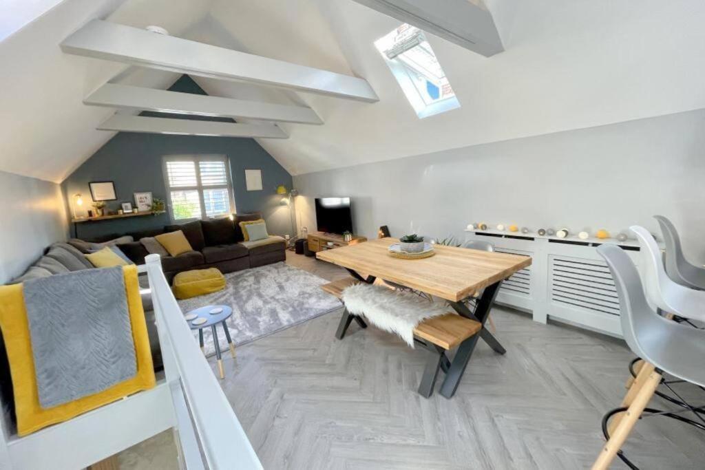 הוילה בורנמות' Bournecoast: Beautiful Two Bed Coach House-Hb5458 מראה חיצוני תמונה