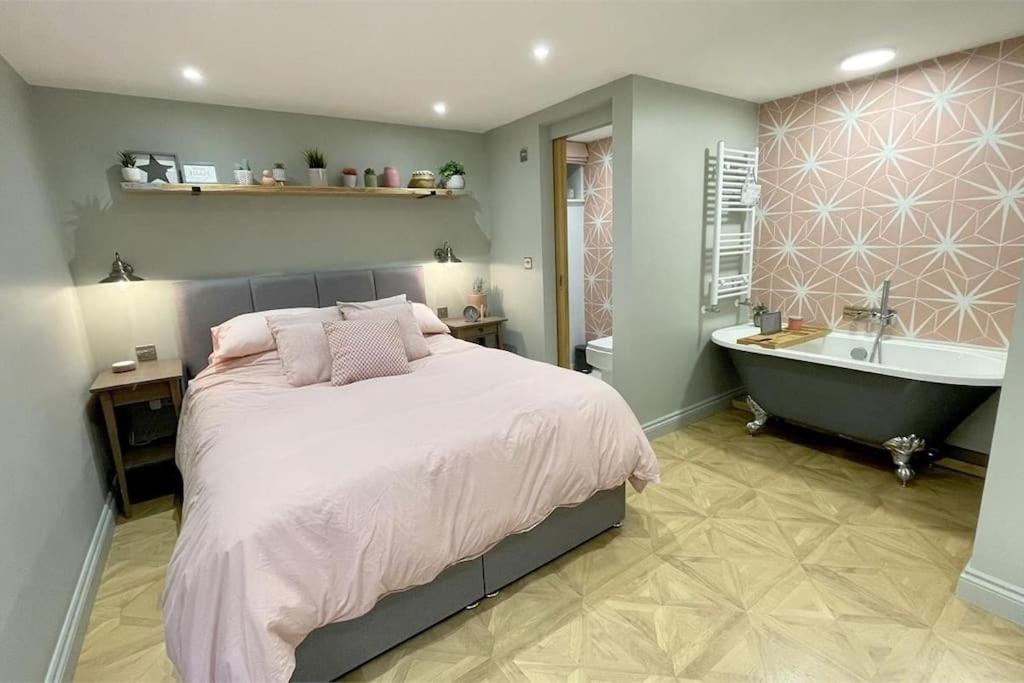 הוילה בורנמות' Bournecoast: Beautiful Two Bed Coach House-Hb5458 מראה חיצוני תמונה