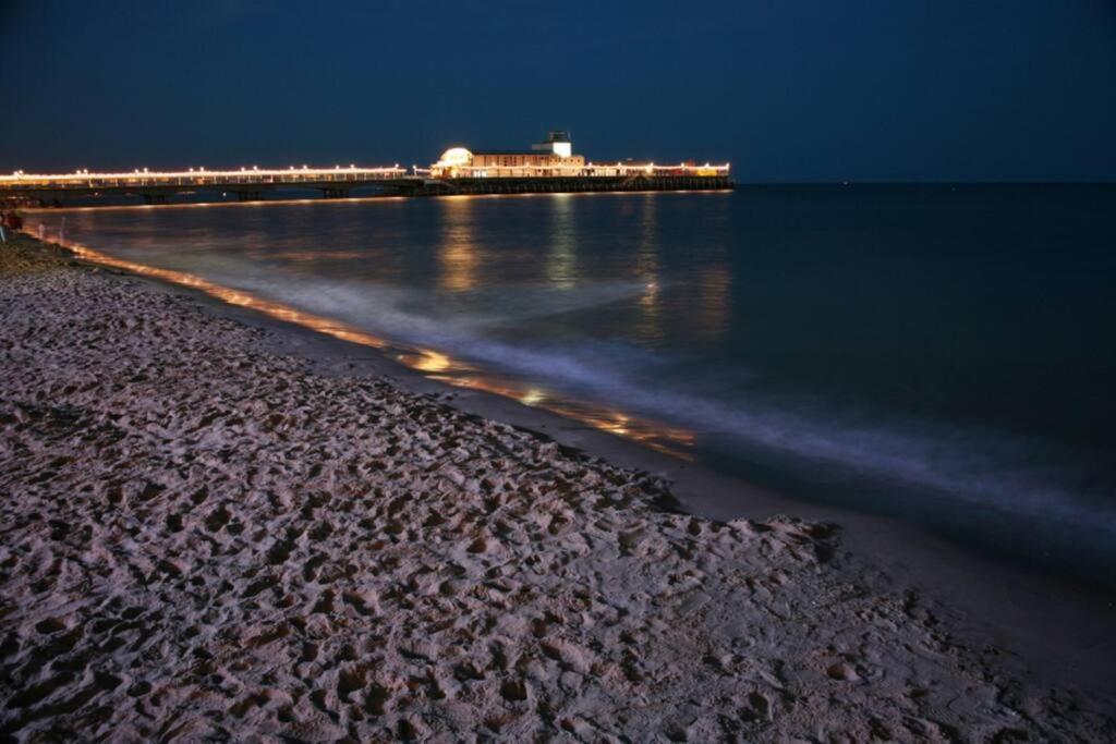 הוילה בורנמות' Bournecoast: Beautiful Two Bed Coach House-Hb5458 מראה חיצוני תמונה